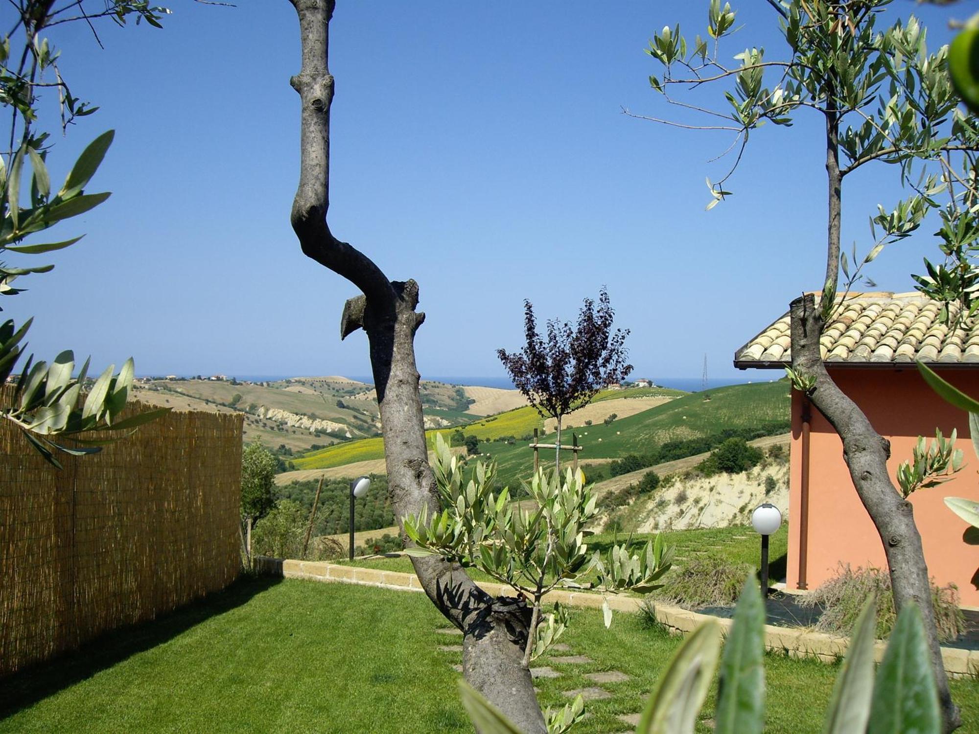 Agriturismo Il Borgo Degli Ulivi Roseto degli Abruzzi Kültér fotó
